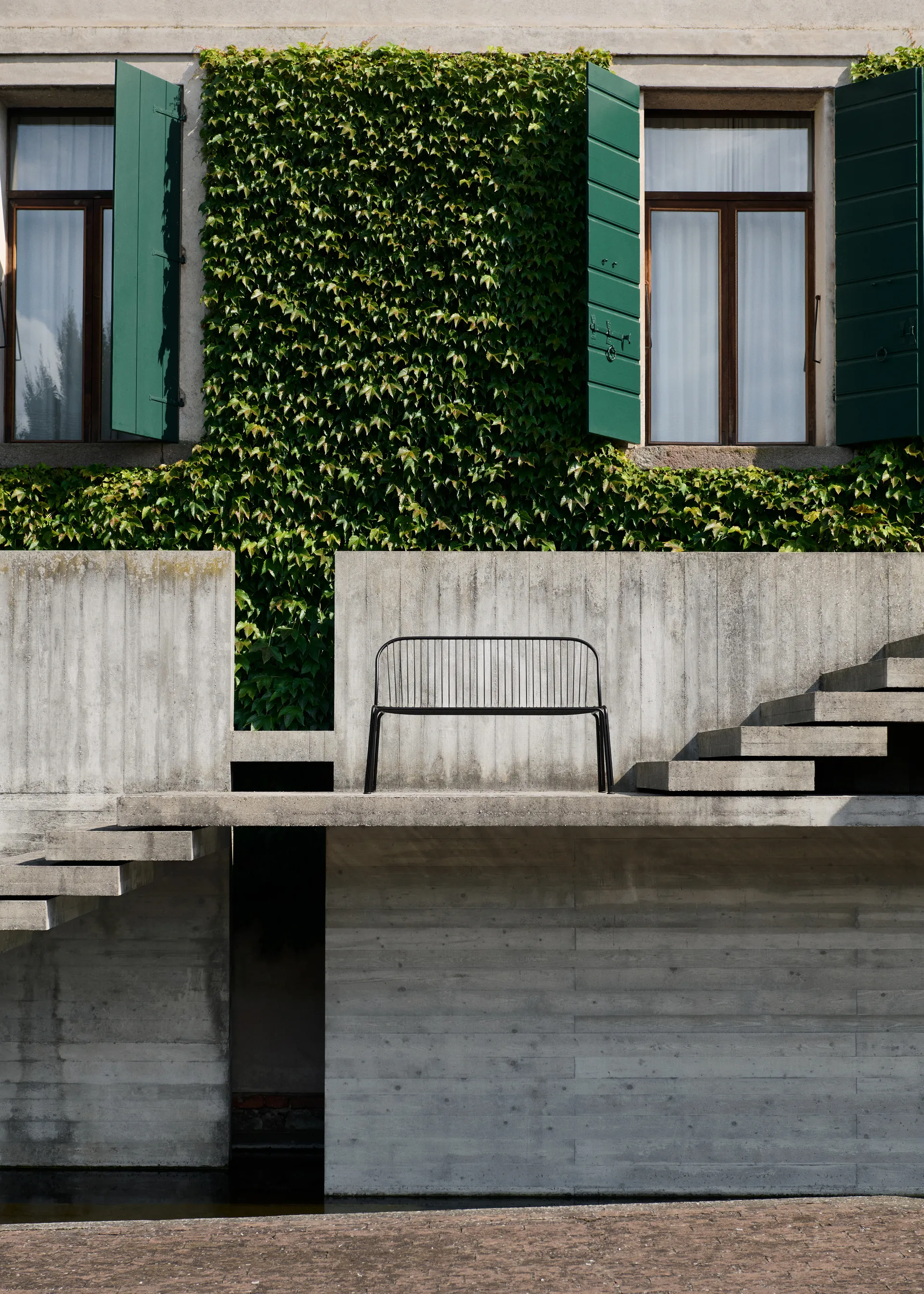 Banco Thorvald SC111 , Warm black, 129 cm &Tradition