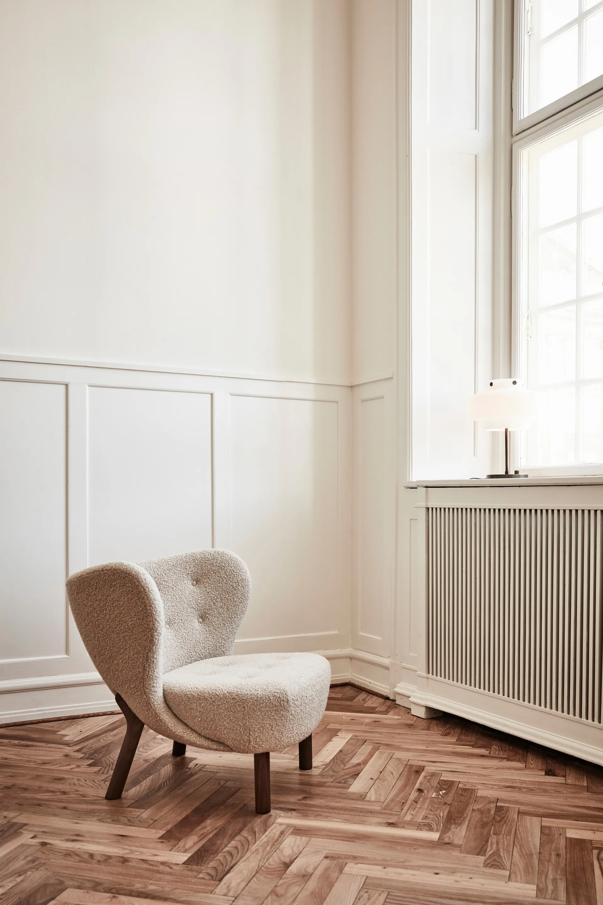 Butaca Little Petra VB1, Nogal tratado con aceite-Karakorum 003 &Tradition