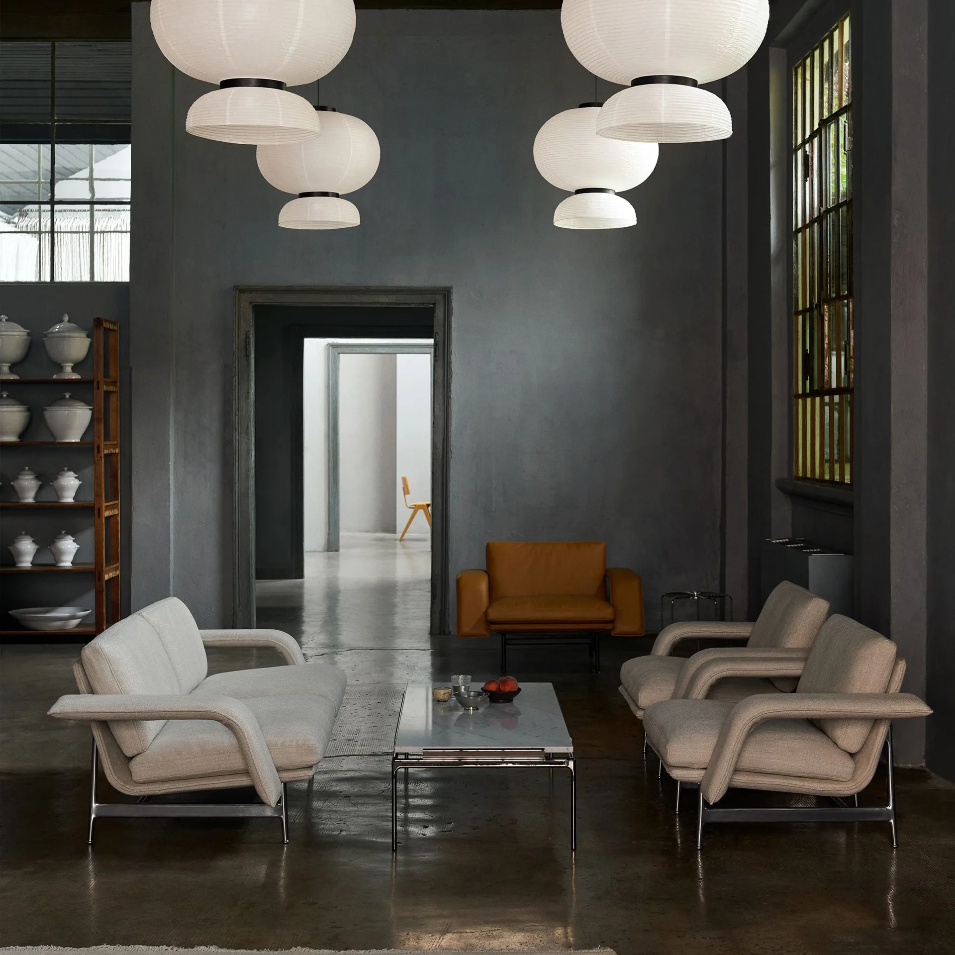 Butaca Lounge Meantime AV29, Pol. aluminium-Ecriture 0210 &Tradition