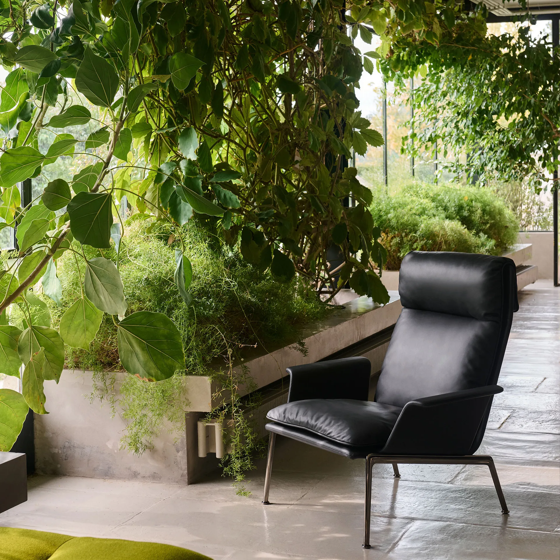 Butaca lounge Muno LN17 High back, Dark chrome-Black &Tradition