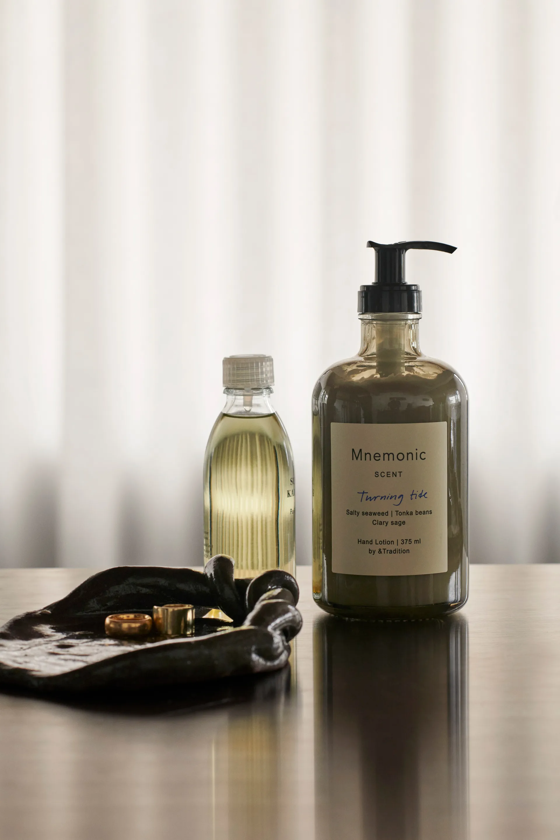 Crema de manos Mnemonic MNC2 375 ml, Turning tide &Tradition