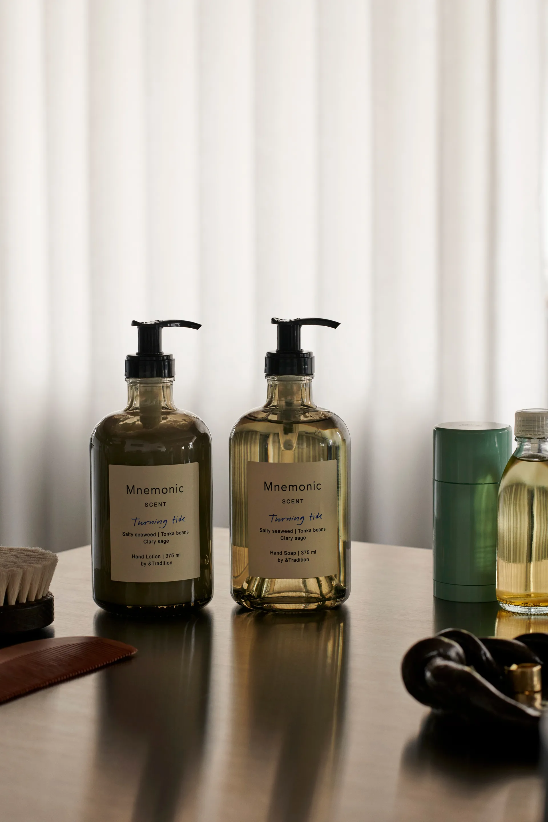 Crema de manos Mnemonic MNC2 375 ml, Turning tide &Tradition