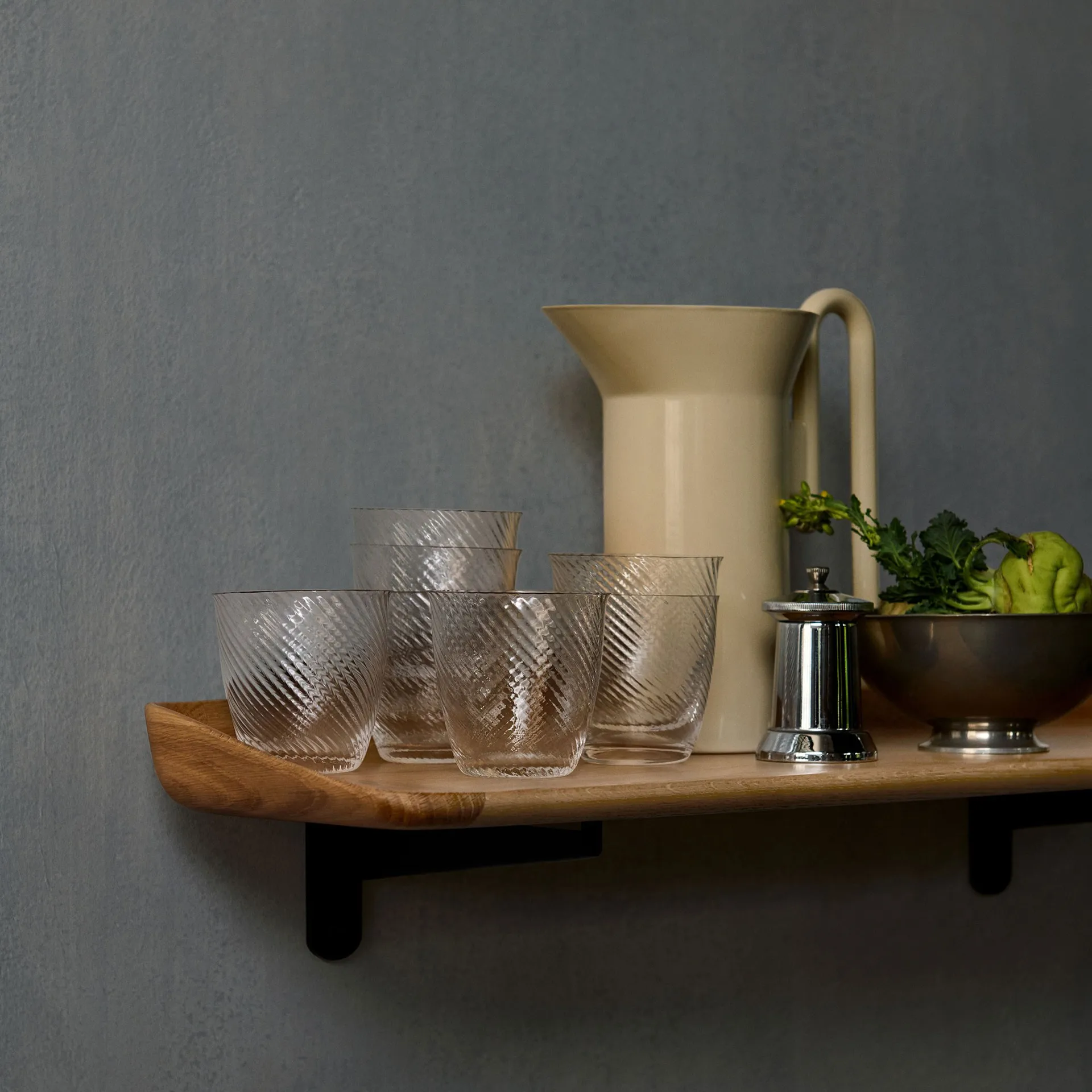 Estantería Guild HM14 75 cm, Solid lacquered oak &Tradition