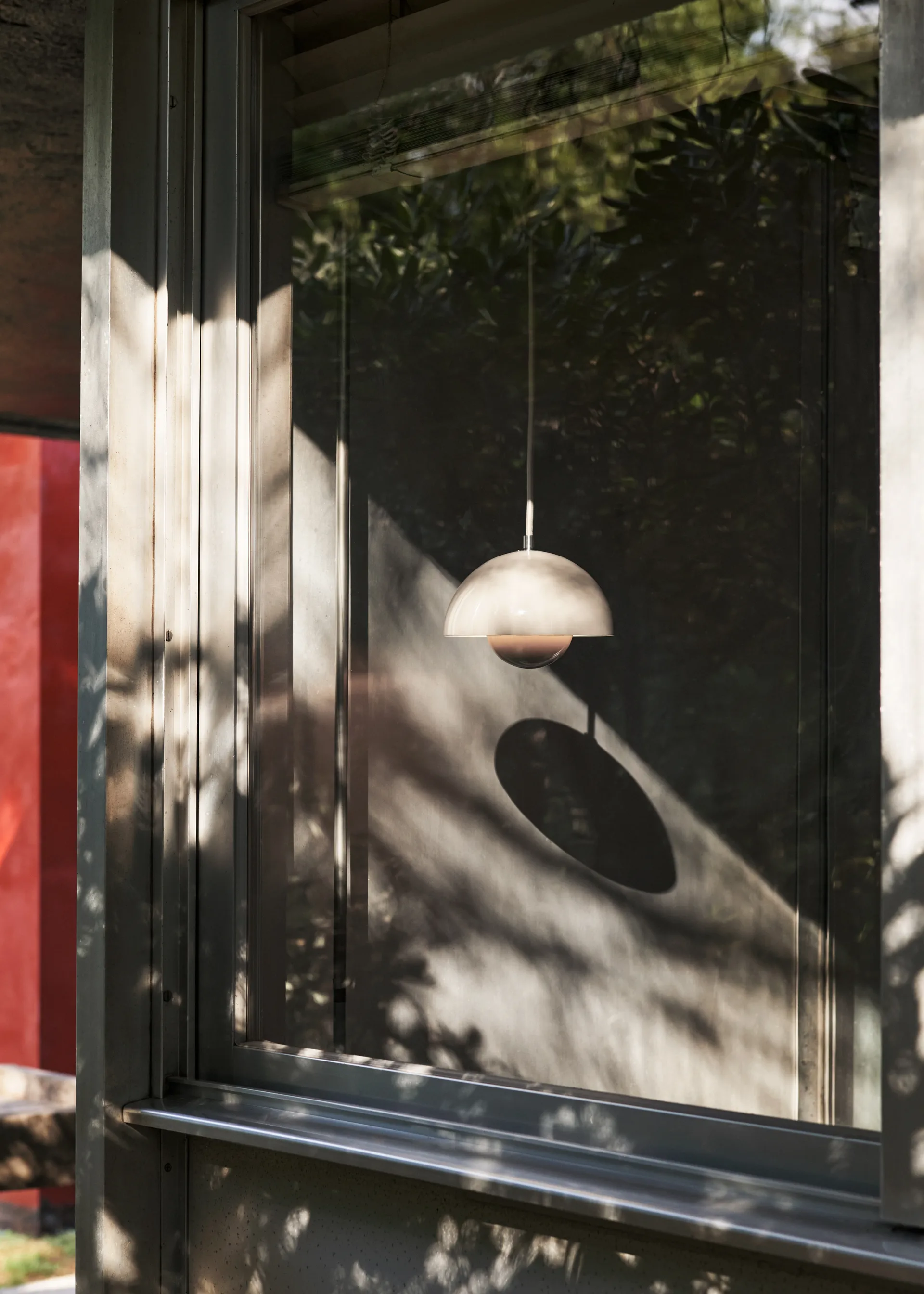 Lámpara colgante Flowerpot VP10, Grey beige &Tradition