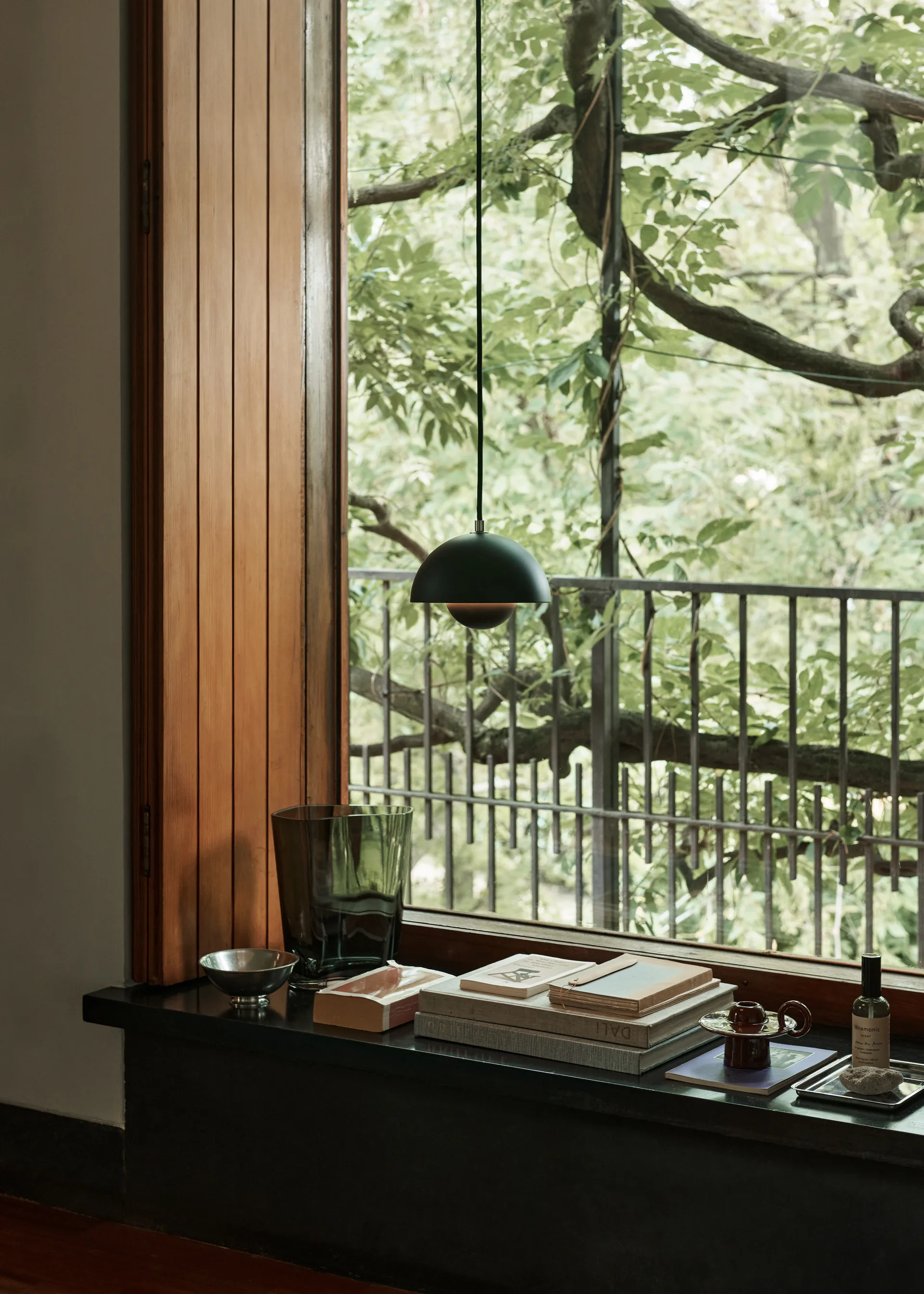 Lámpara colgante Flowerpot VP10, Matt black &Tradition