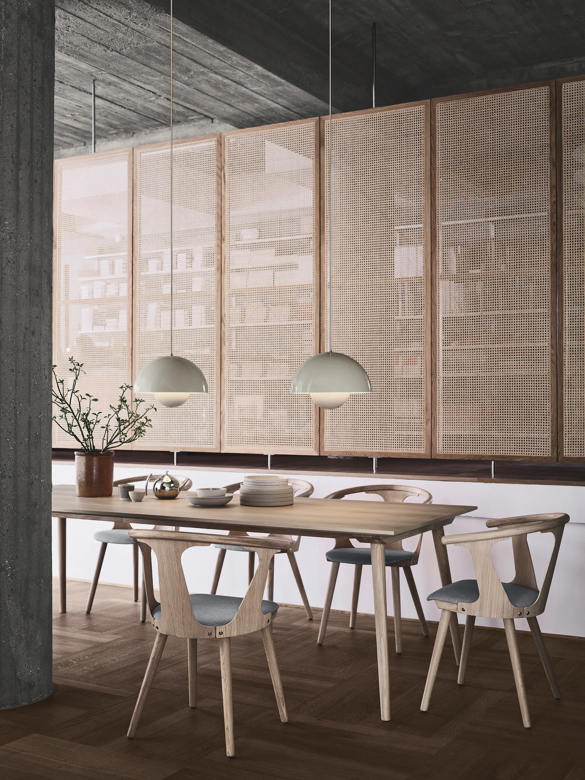 Lámpara colgante Flowerpot VP7, Beige-rojo &Tradition