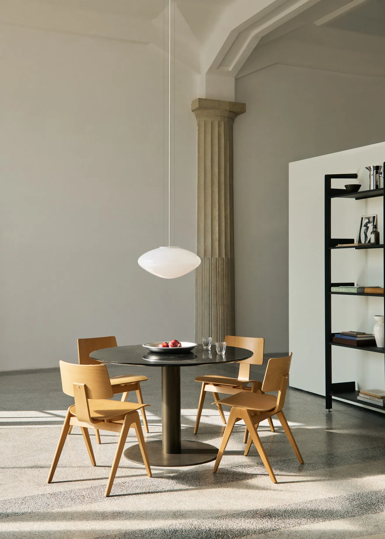 Lámpara colgante Mist AP20 Ø56 cm, White-opal glass &Tradition