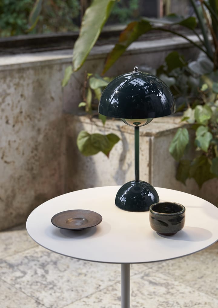 Lámpara de mesa Flowerpot portable VP9, Dark green &Tradition