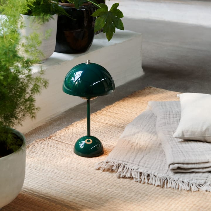 Lámpara de mesa Flowerpot portable VP9, Dark green &Tradition