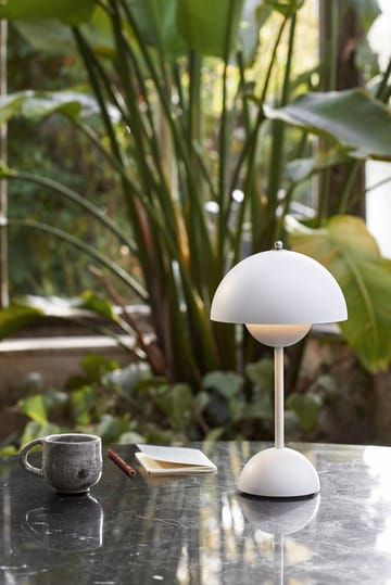 Lámpara de mesa Flowerpot portable VP9 - Matt white - &Tradition