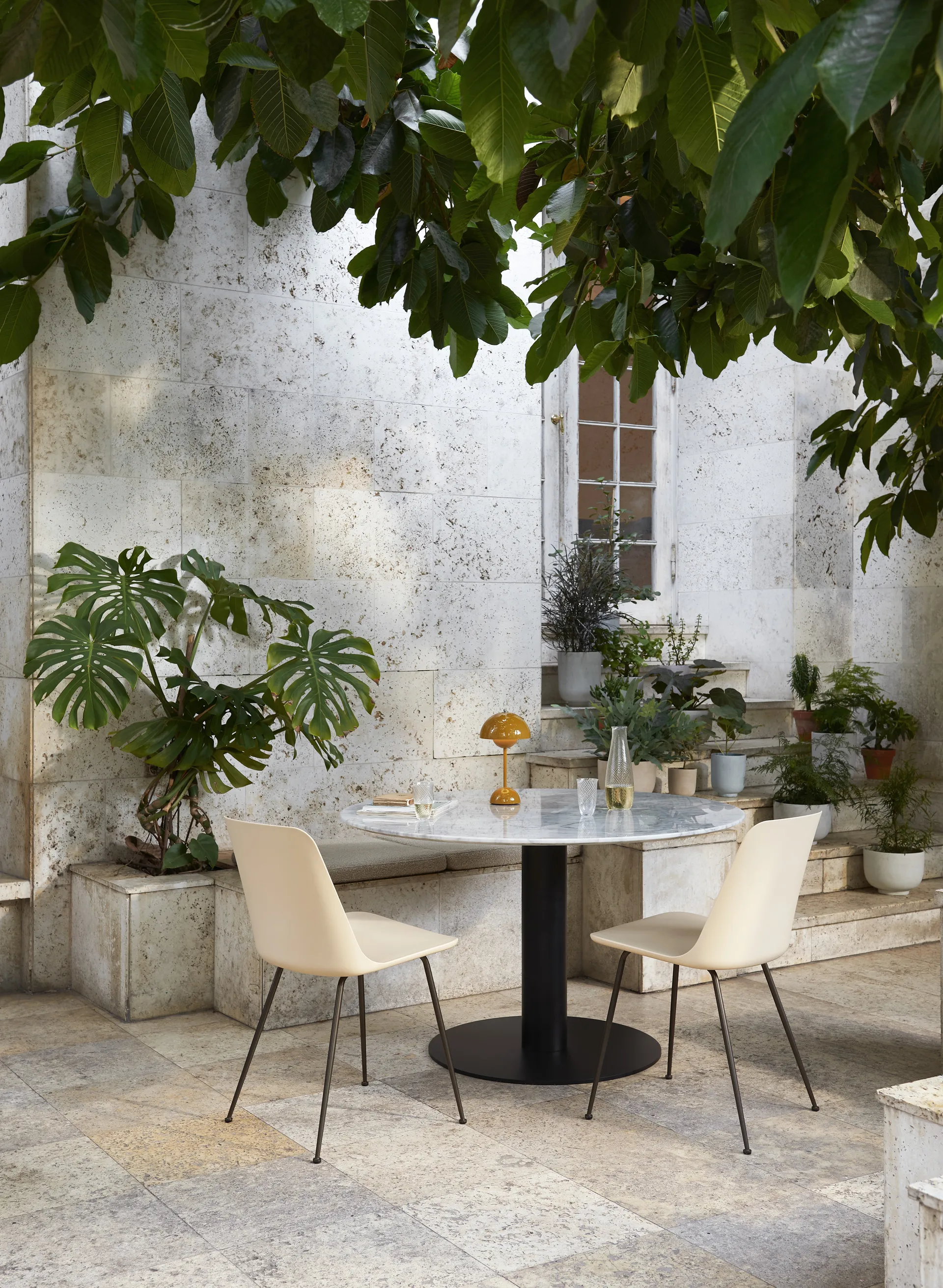 Lámpara de mesa Flowerpot portable VP9, Mustard &Tradition