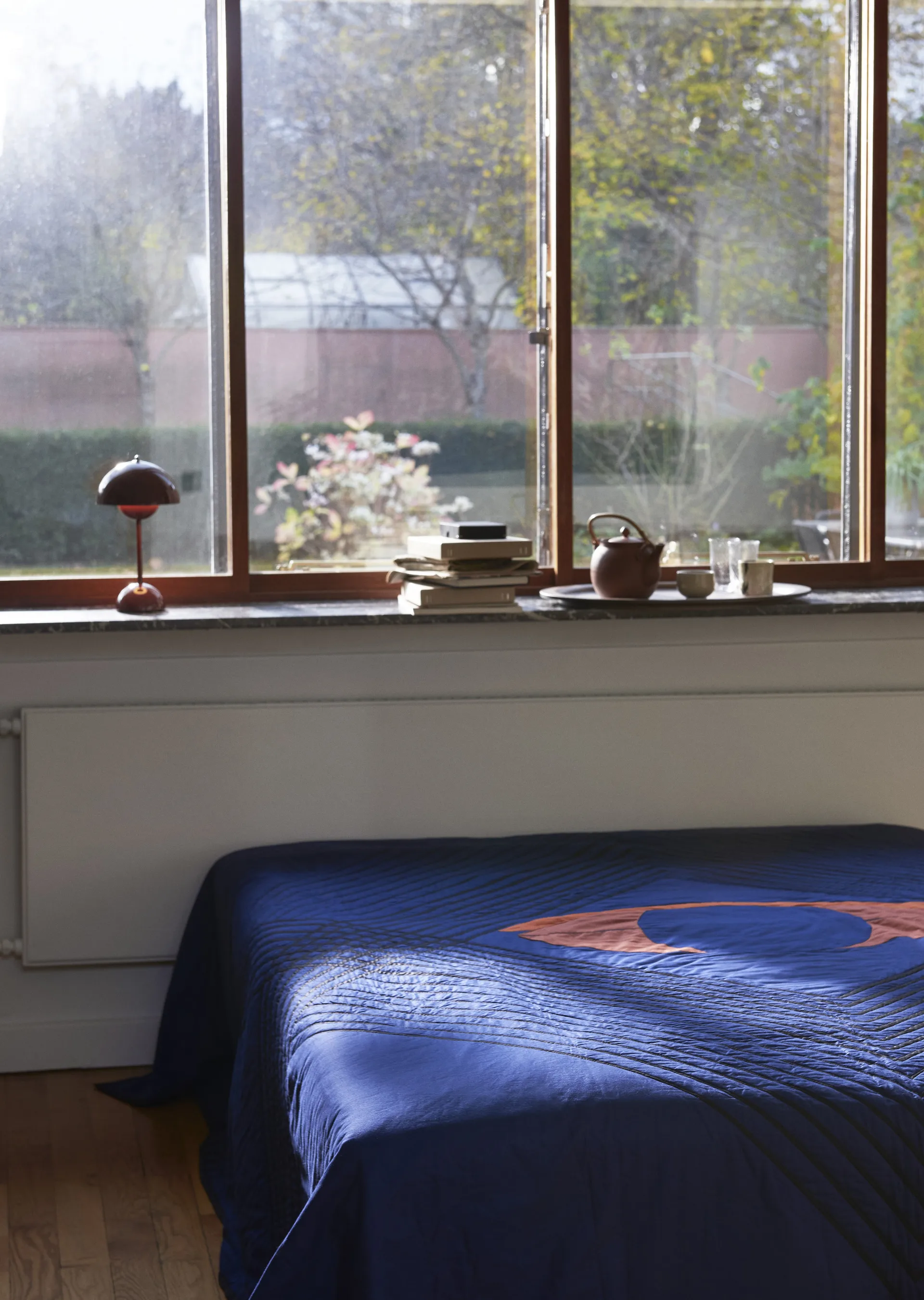 Lámpara de mesa Flowerpot portable VP9, Red brown &Tradition