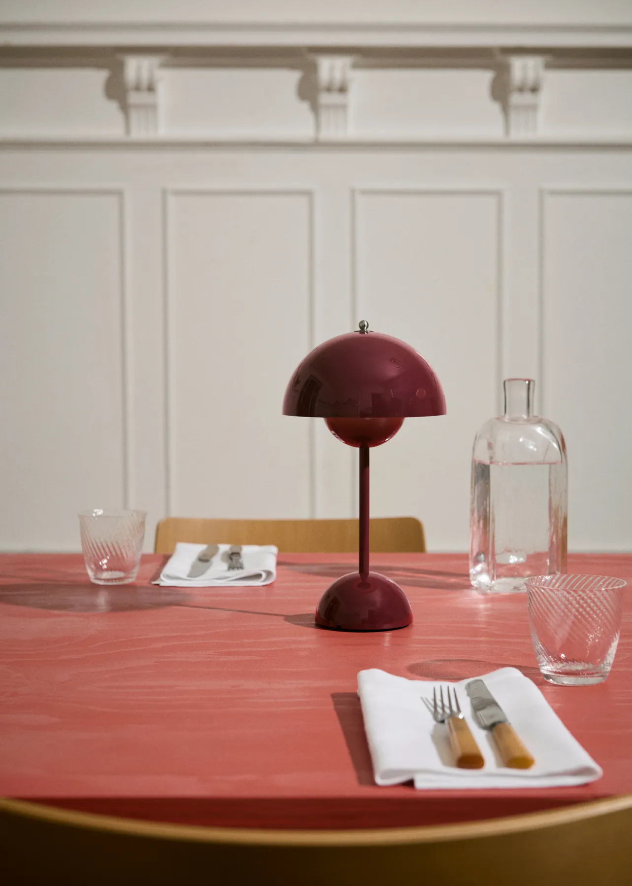 Lámpara de mesa Flowerpot portable VP9, Vermilion red &Tradition