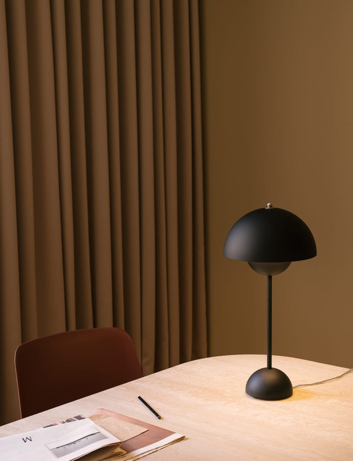 Lámpara de mesa FlowerPot VP3 - negro mate - &Tradition