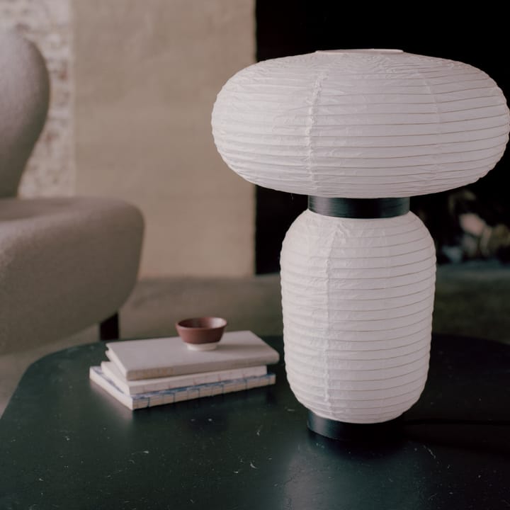 Lámpara de mesa Formakami JH18, Ivory white &Tradition