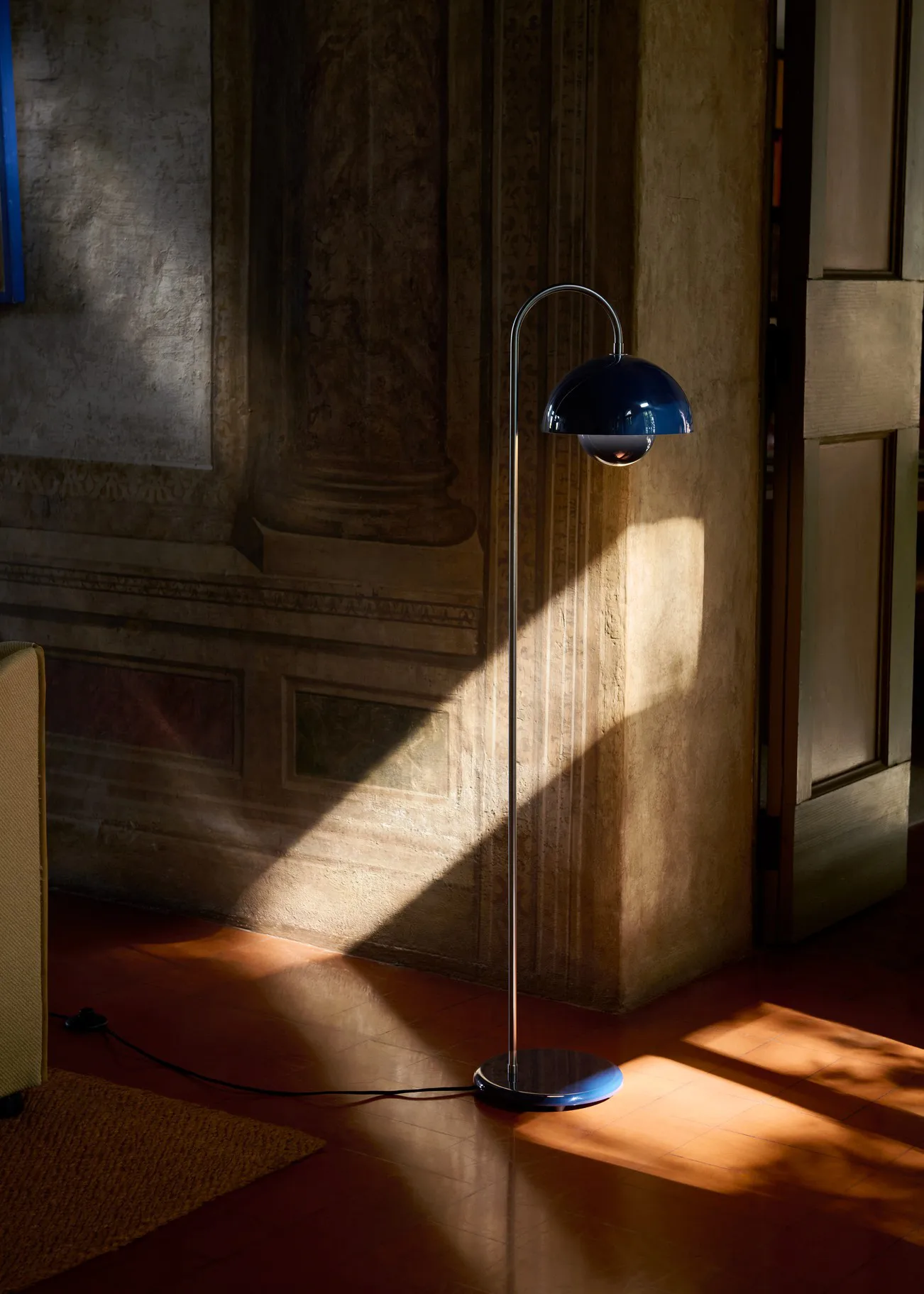 Lámpara de pie Flowerpot VP12, Azul acero &Tradition