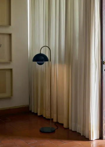 Lámpara de pie Flowerpot VP12 - Azul acero - &Tradition