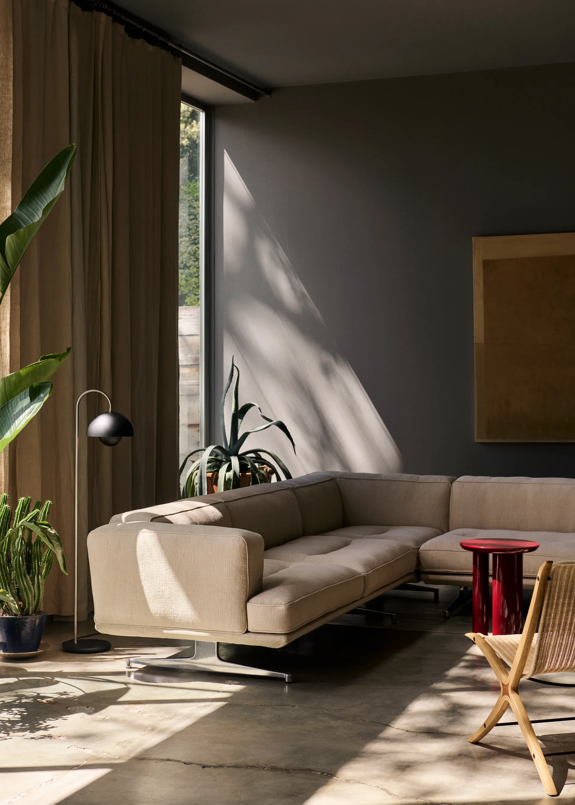 Lámpara de pie Flowerpot VP12, Matt black &Tradition