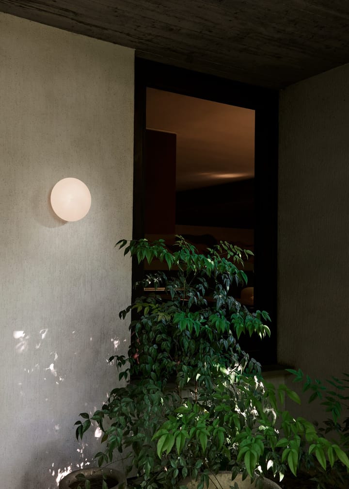 Lámpara de techo/pared Mist AP22 Ø25 cm, White-opal glass &Tradition