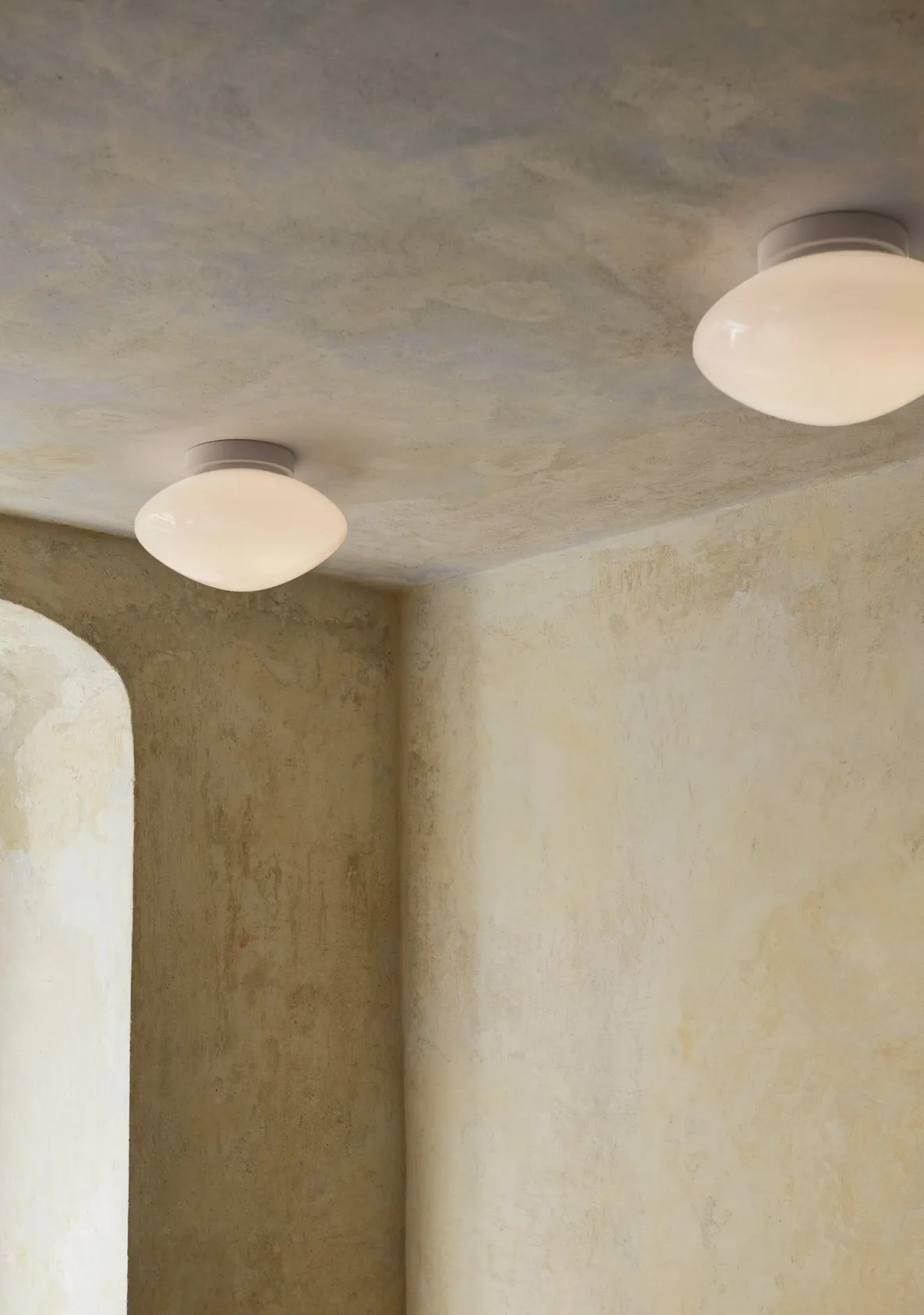 Lámpara de techo/pared Mist AP22 Ø25 cm, White-opal glass &Tradition