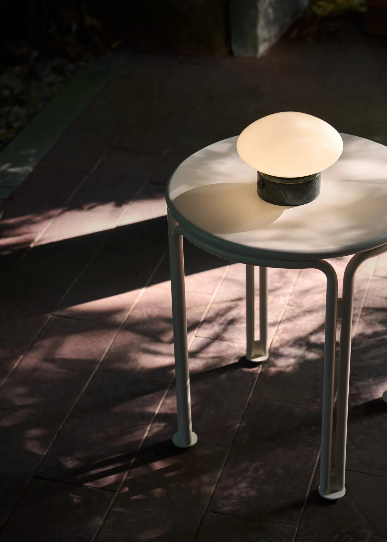 Lámpara portátil Mist AP21 12 cm, Verde Guatemala-opal glass &Tradition