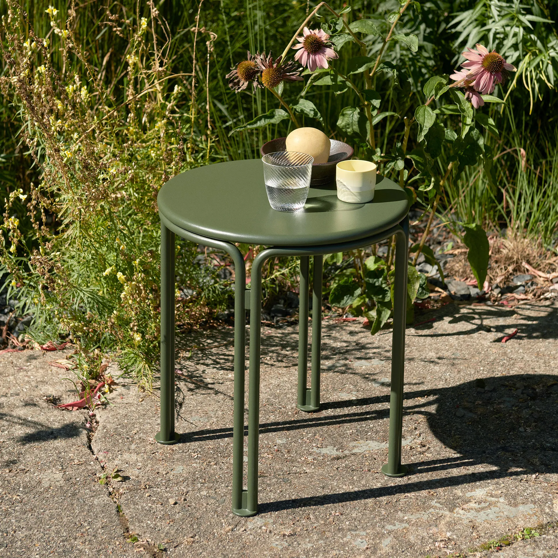 Mesa auxiliar Thorvald SC102, Bronze green &Tradition
