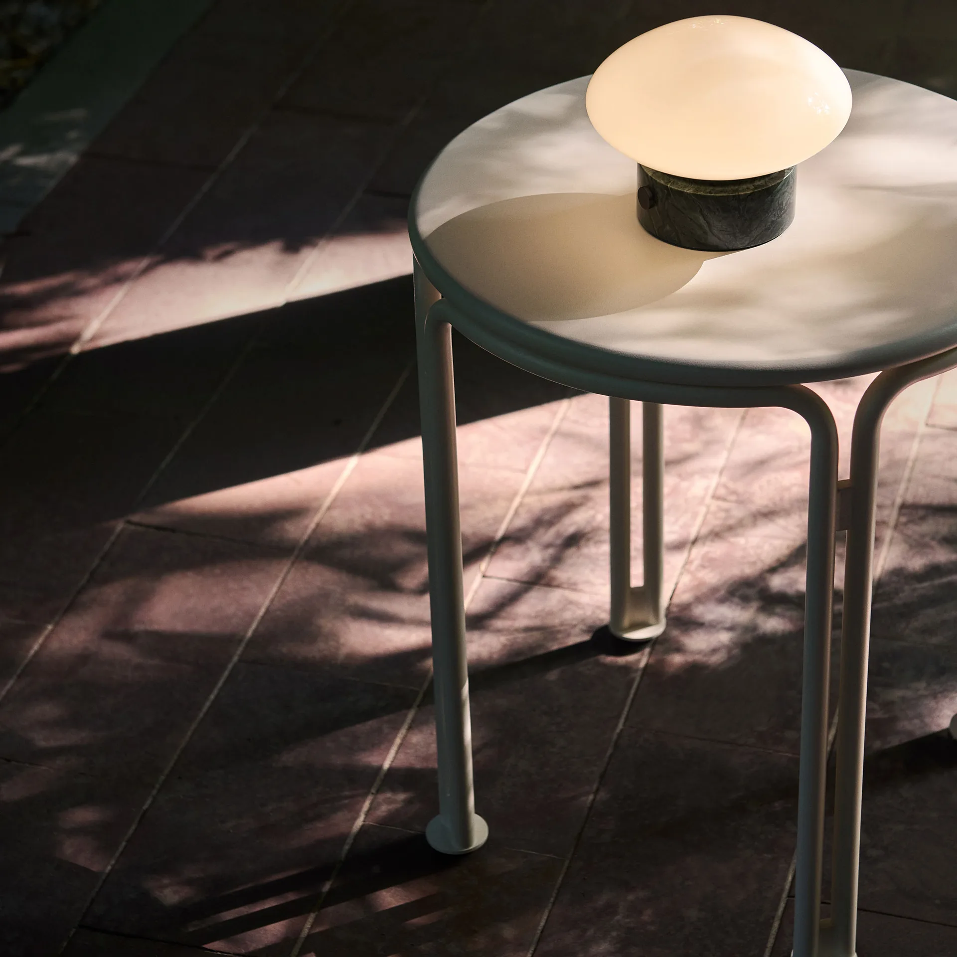 Mesa auxiliar Thorvald SC102, Ivory &Tradition