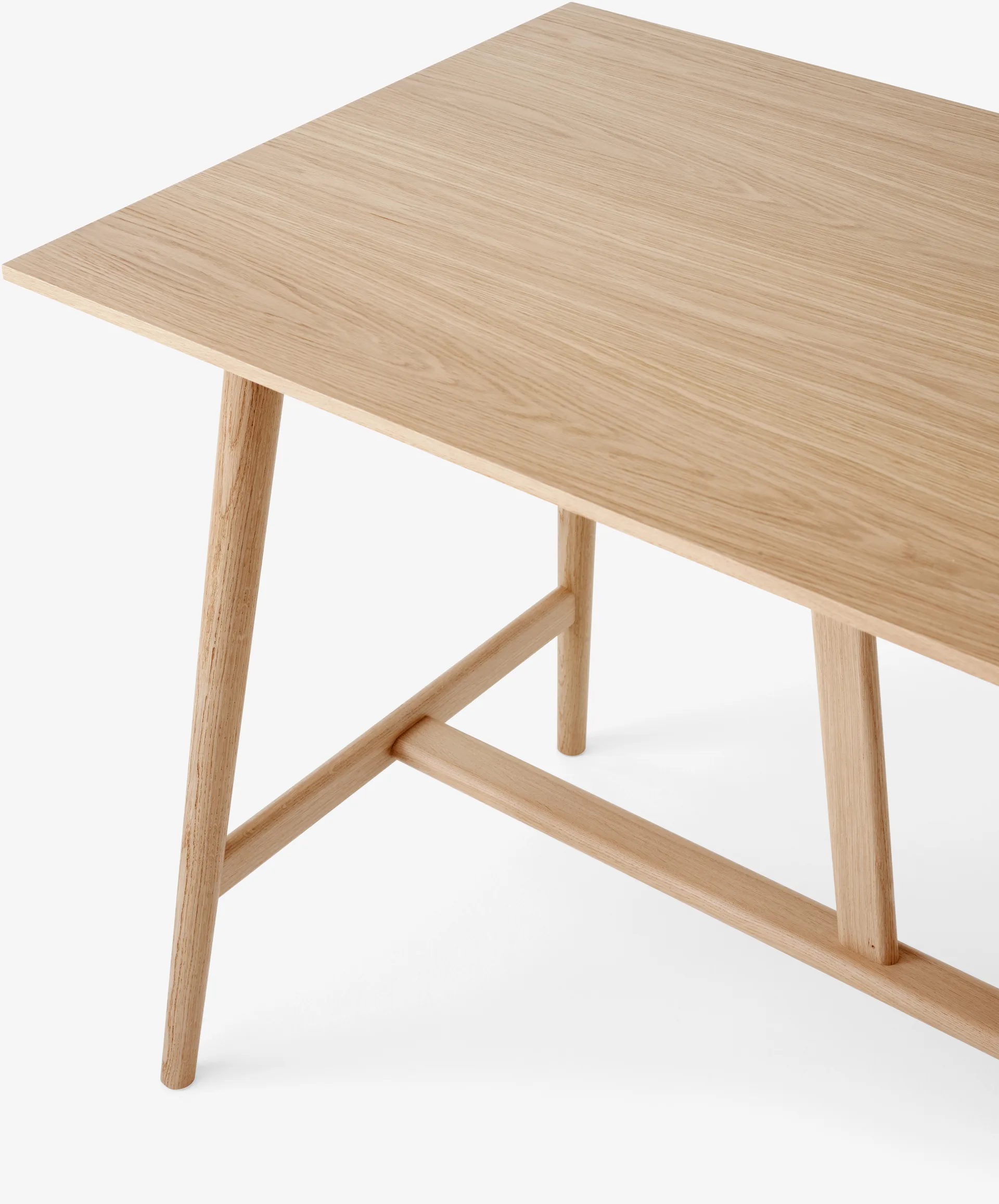 Mesa de bar In Between SK26 Counter Table 190x80x95 cm, Roble lacado &Tradition