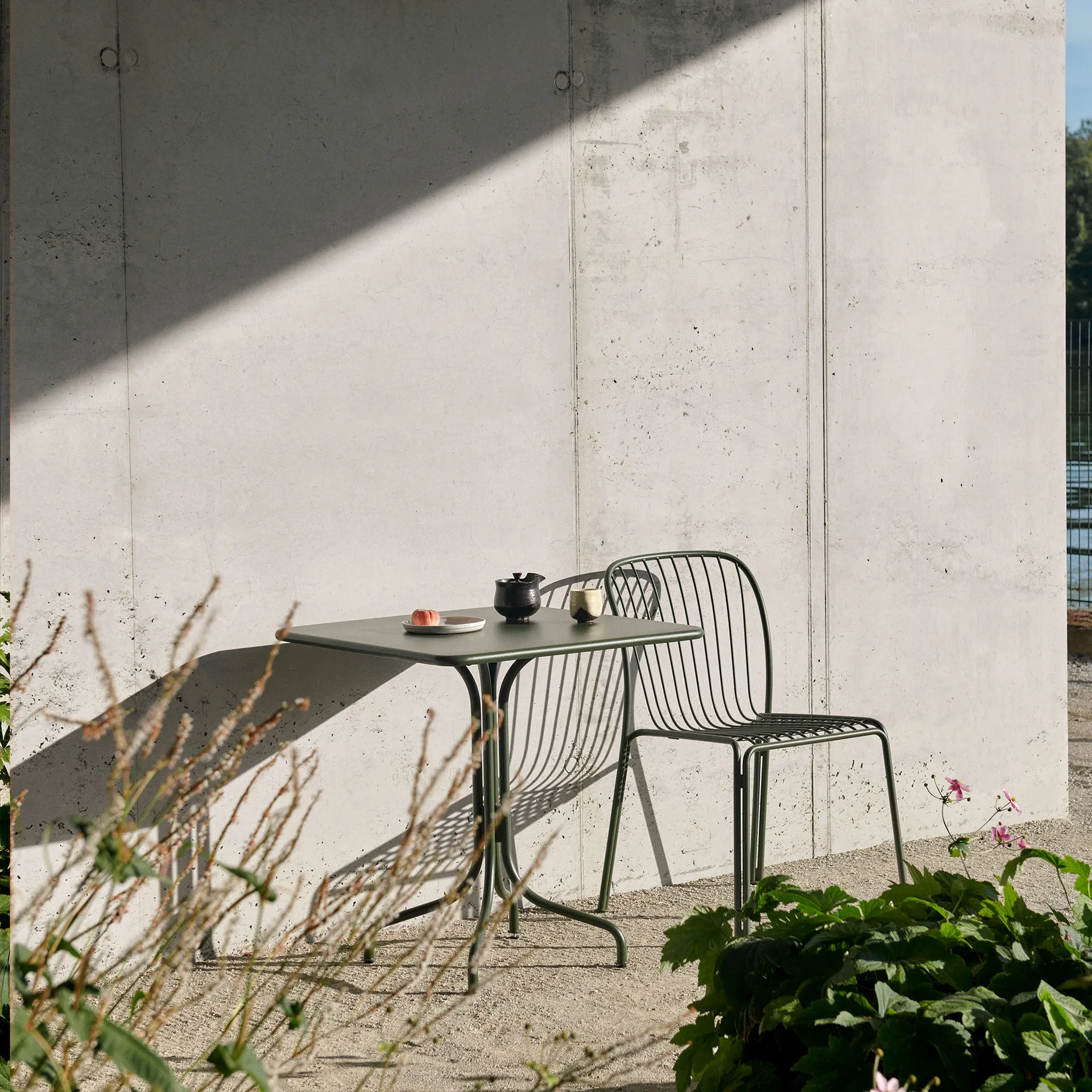 Mesa de café Thorvald SC97 70x70 cm, Bronze green &Tradition