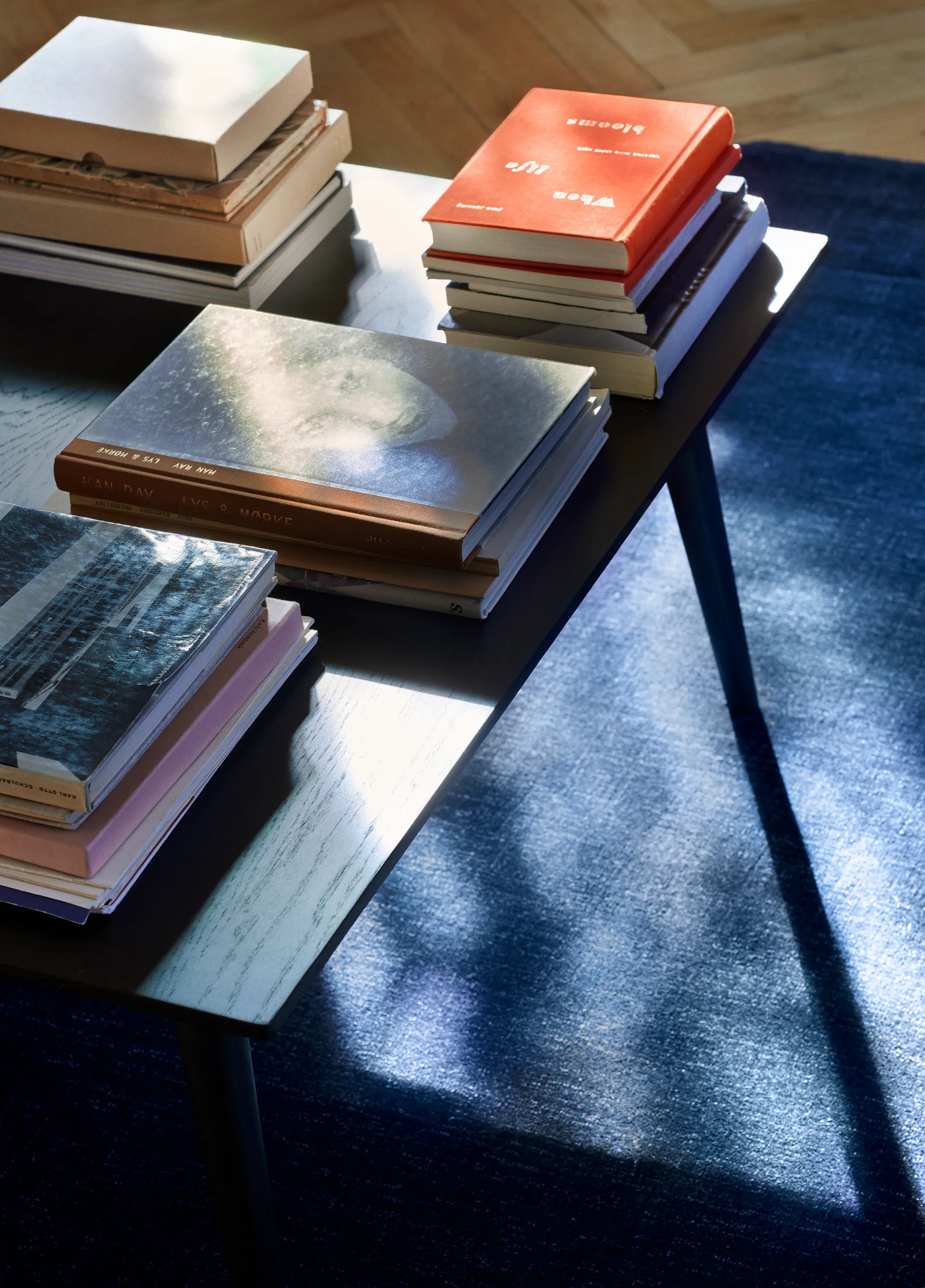 Mesa de centro In Between SK24 90 x 90 cm, Roble lacado negro &Tradition