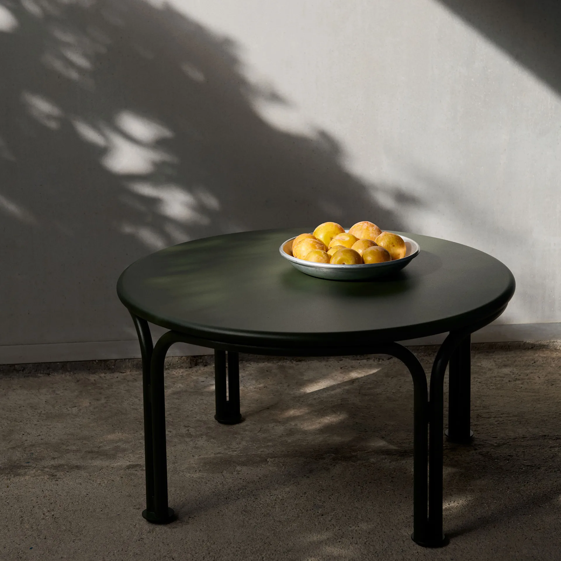 Mesa de centro Thorvald SC108 , Bronze green, Ø70 cm &Tradition