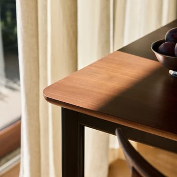 Mesa de comedor Drip HW117 103x253 cm - Black frame-clear lacq. walnut - &Tradition