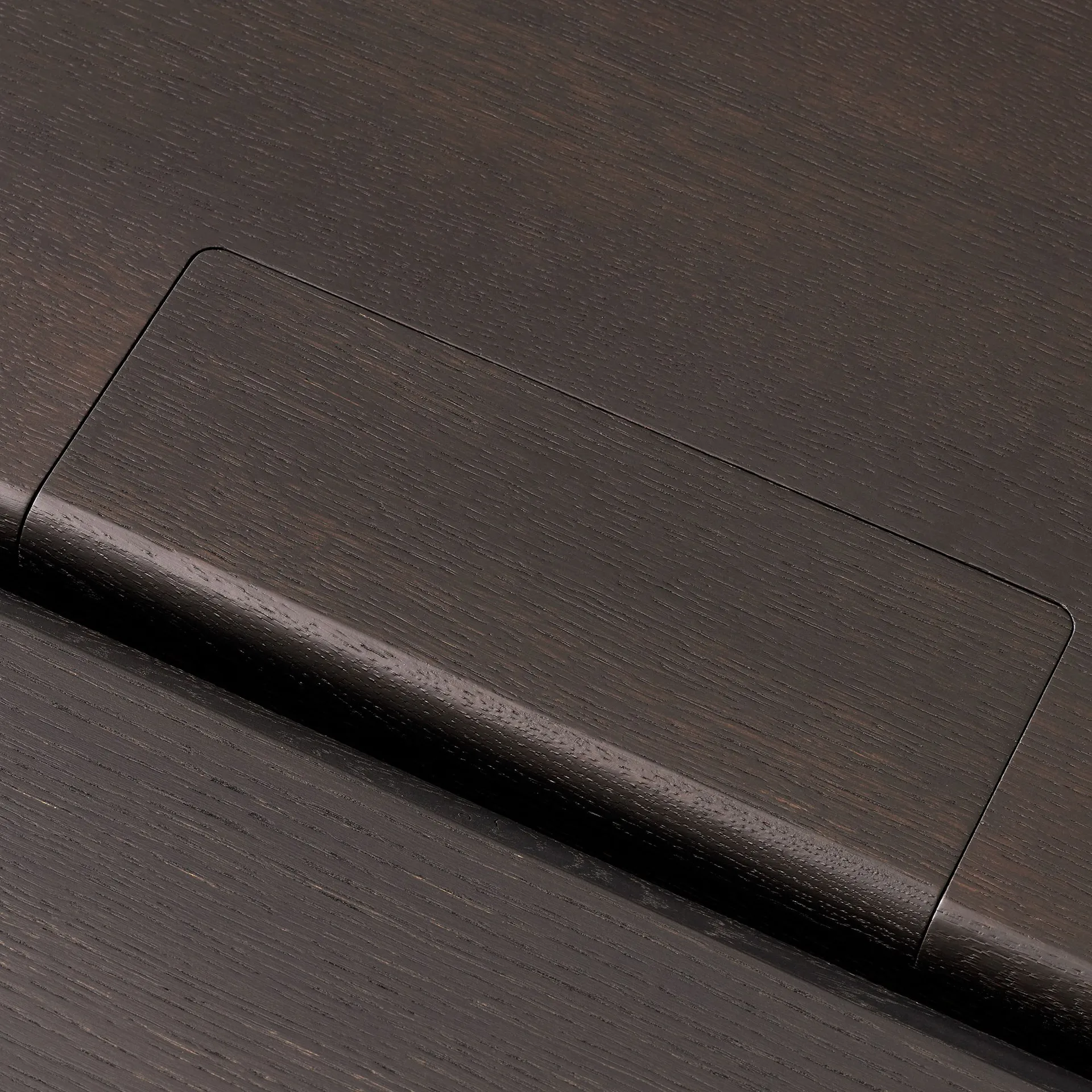 Mesa de comedor Ita OS1 con gestión de cables 95x200 cm, Dark stained oak &Tradition