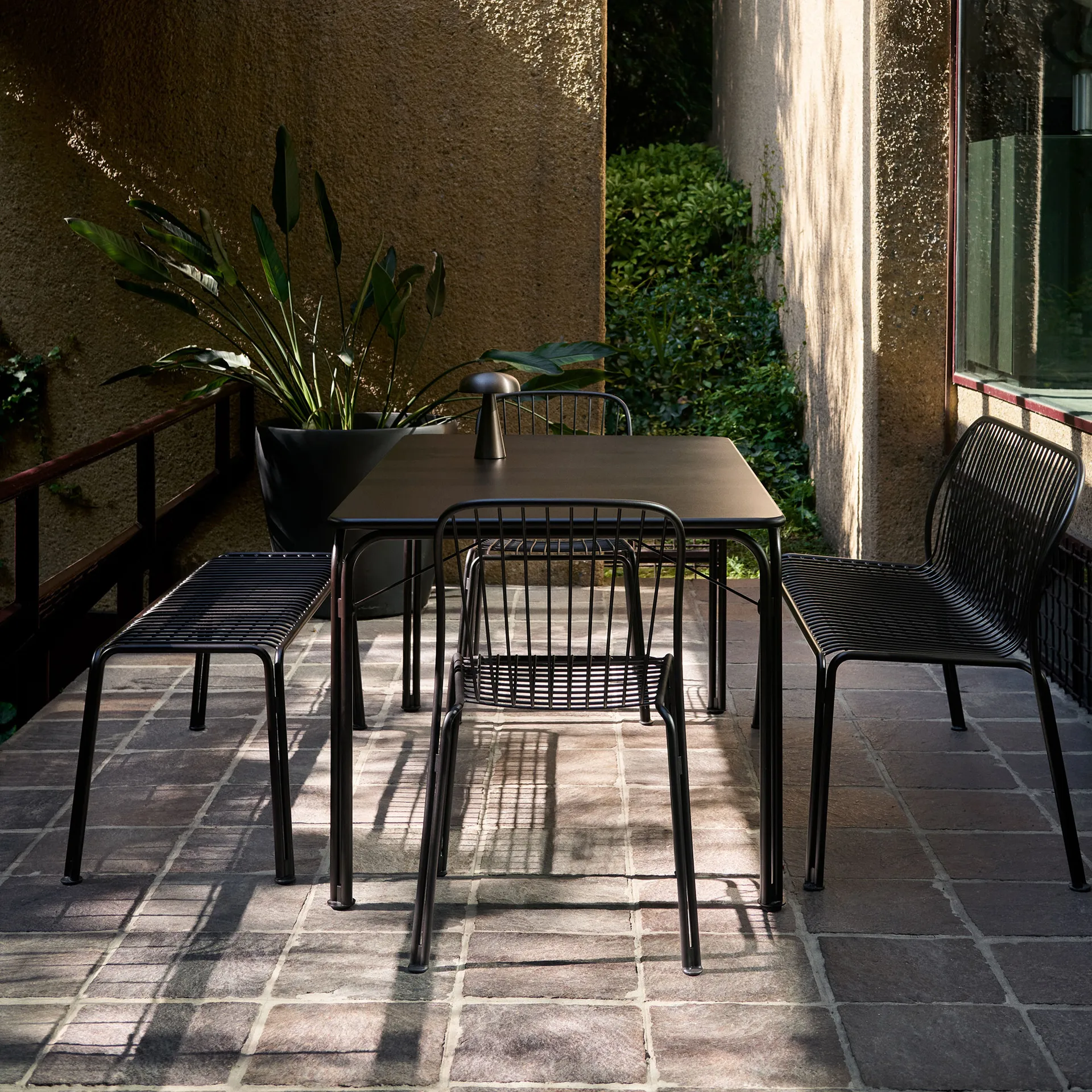 Mesa de comedor Thorvald SC113, Warm black, 160 cm &Tradition