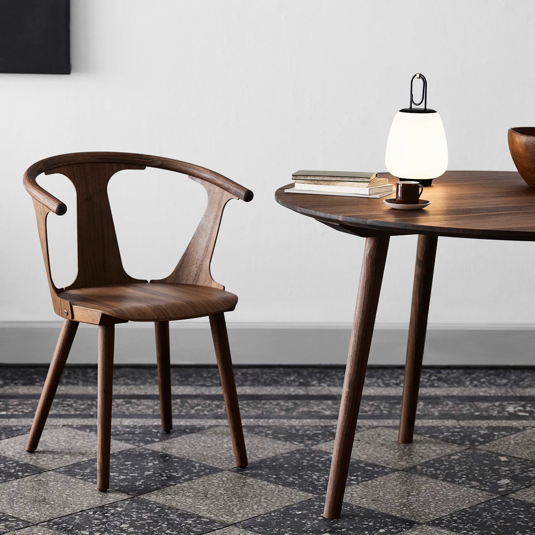 Mesa In Between SK4, Nogal &Tradition