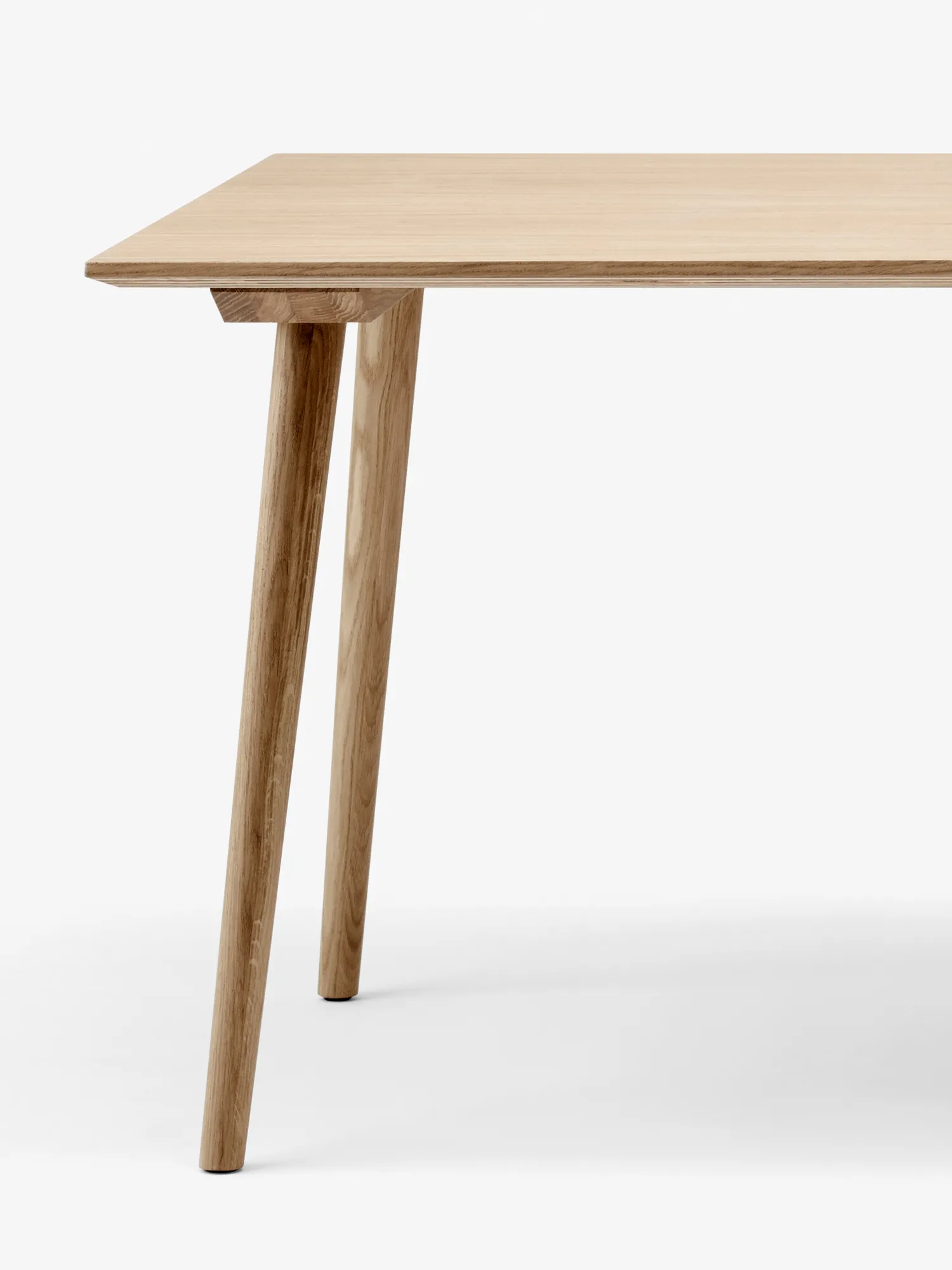 Mesa In Between SK6, Roble lacado transparente &Tradition