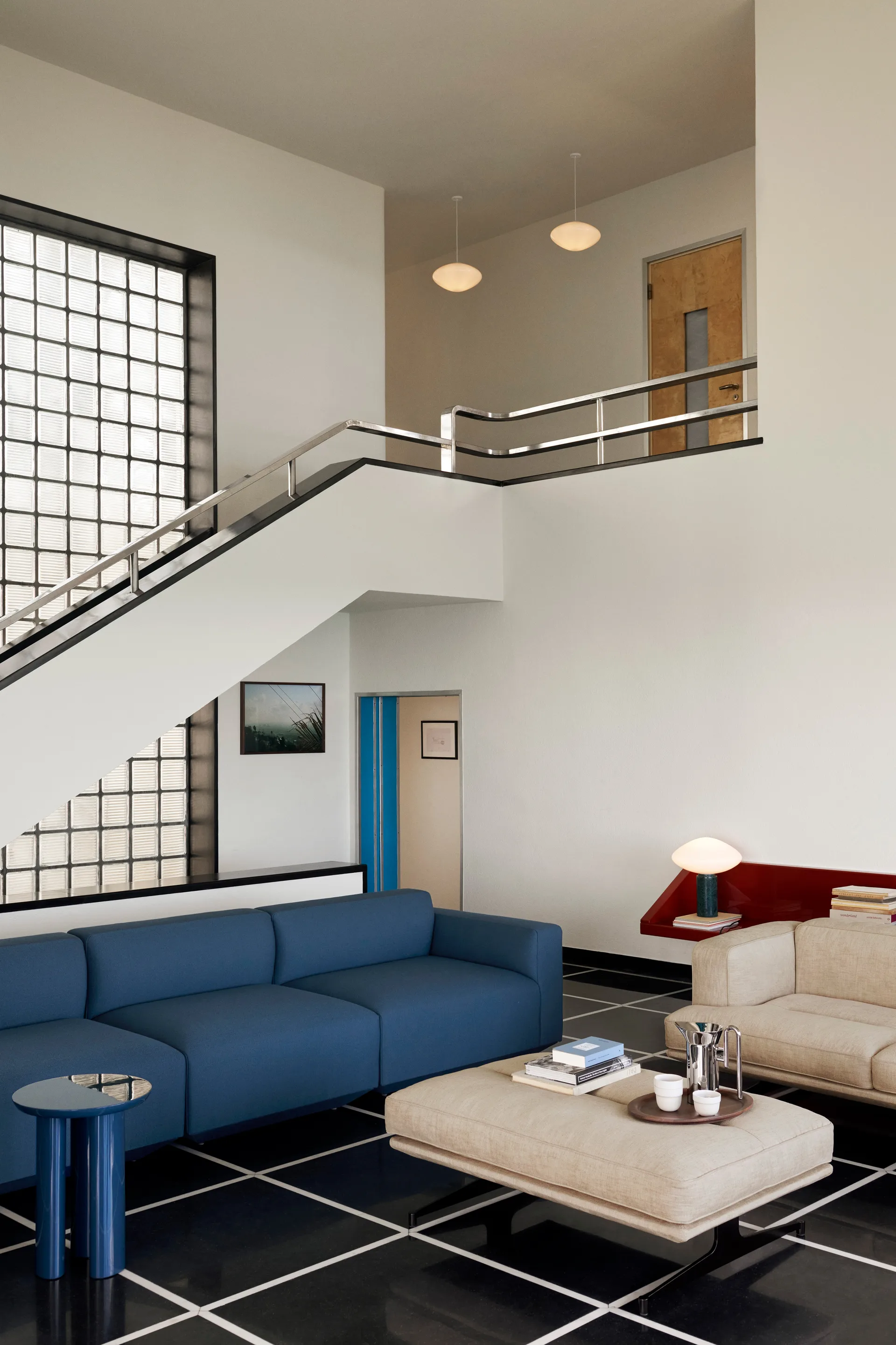 Puf Inland AV32 78x113 cm, Clay 0011-warm black &Tradition