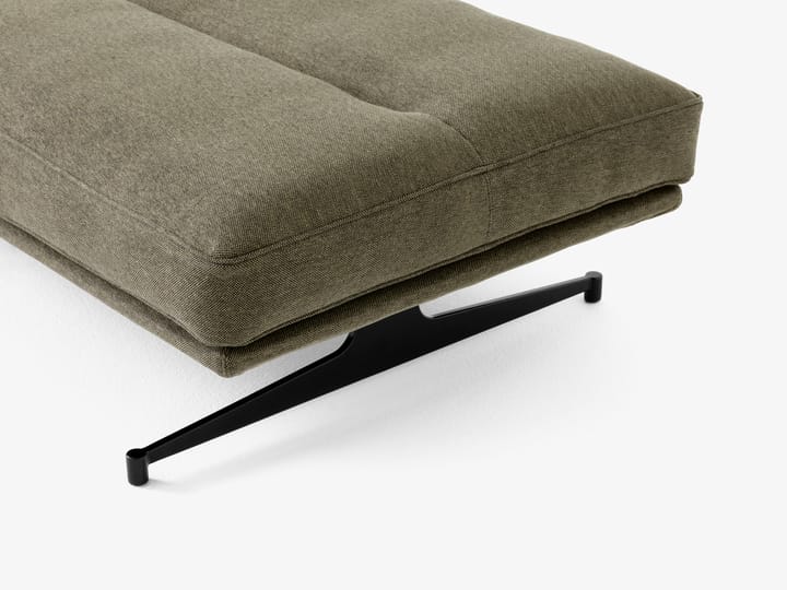 Puf Inland AV32 78x113 cm, Clay 0014-warm black &Tradition