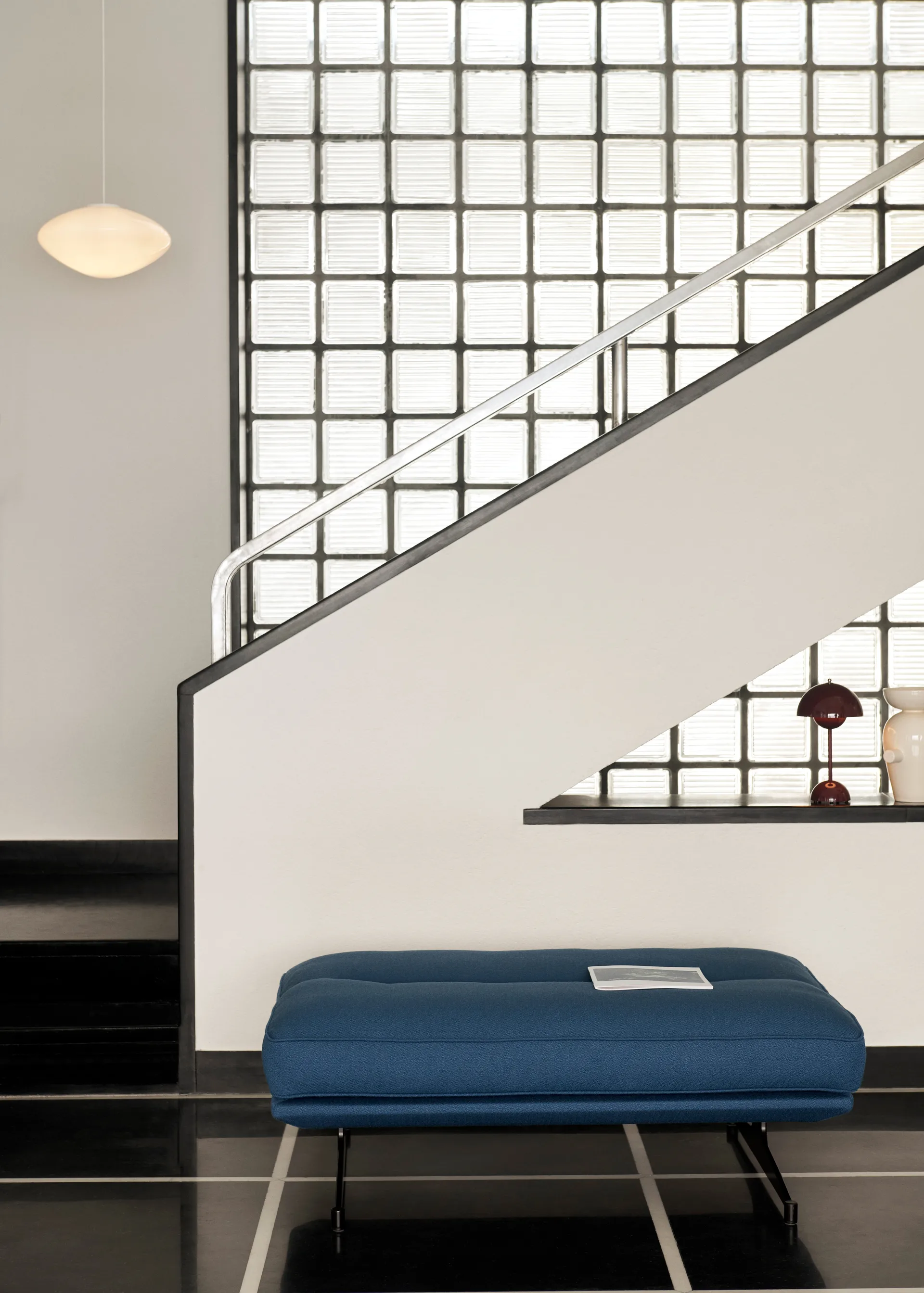 Puf Inland AV32 78x113 cm, Vidar 733-warm black &Tradition