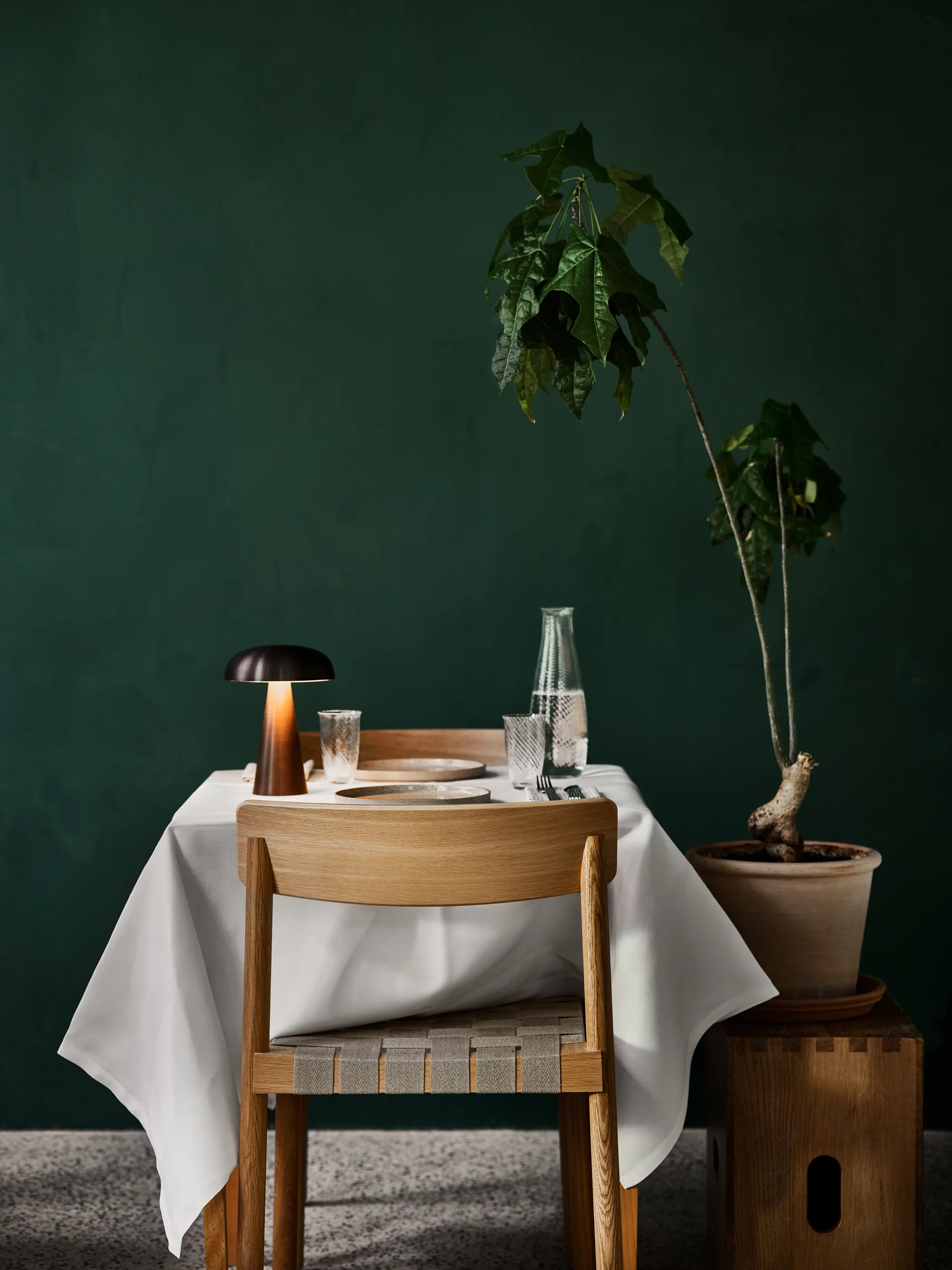 Silla Betty TK1, Roble-natural asiento trenzado en lino, pack de 6 &Tradition