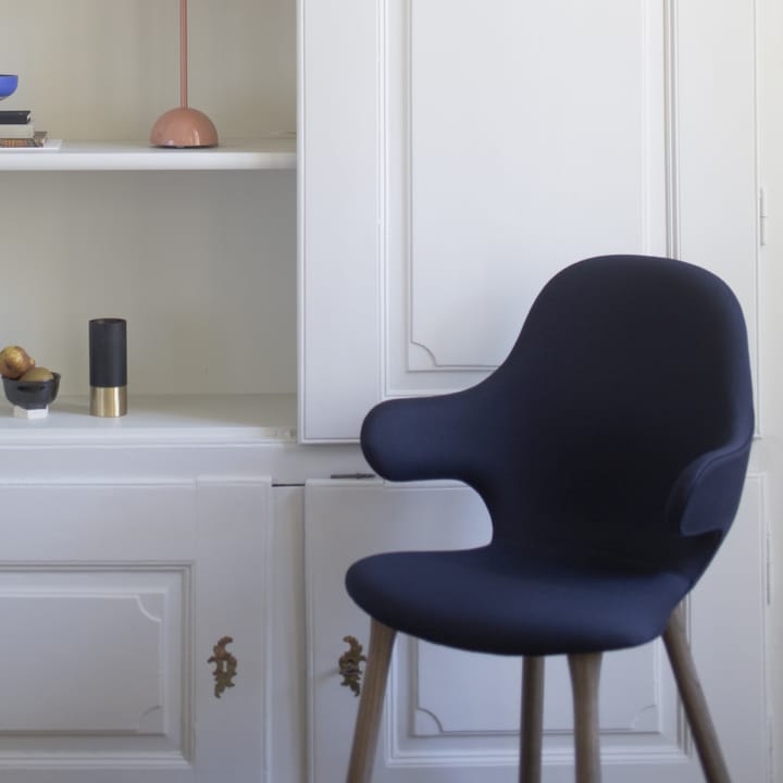 Silla Catch JH1, Balder 782 dark blue-roble negro &Tradition