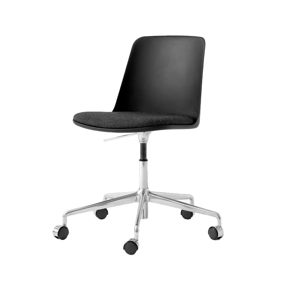 Silla de oficina Rely HW29, Tela rewool 198 black, carcasa negra, base de aluminio &Tradition