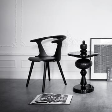 Silla In Between SK1 - Fresno lacado negro - &Tradition