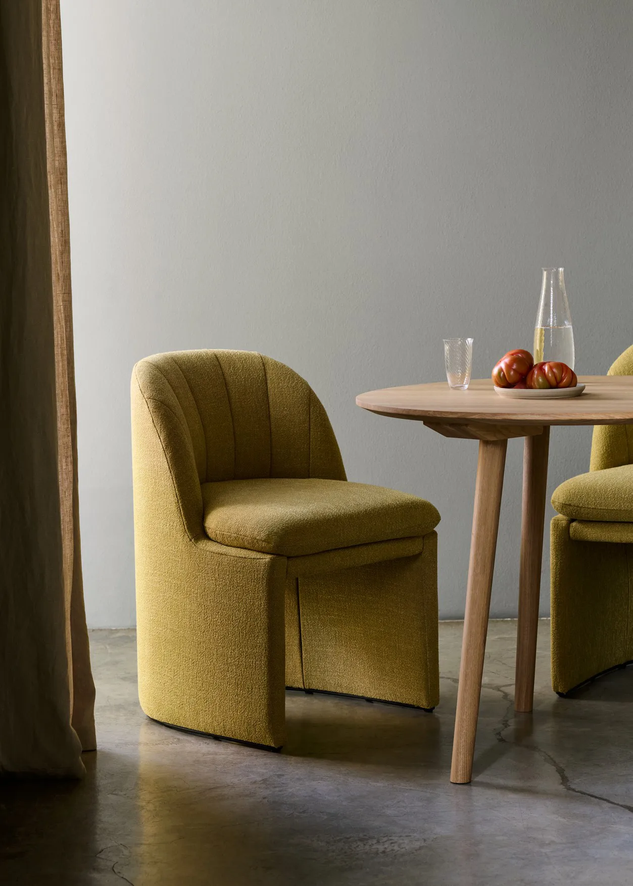 Silla Loafer Side Chair SC106, Ecriture 0470 &Tradition