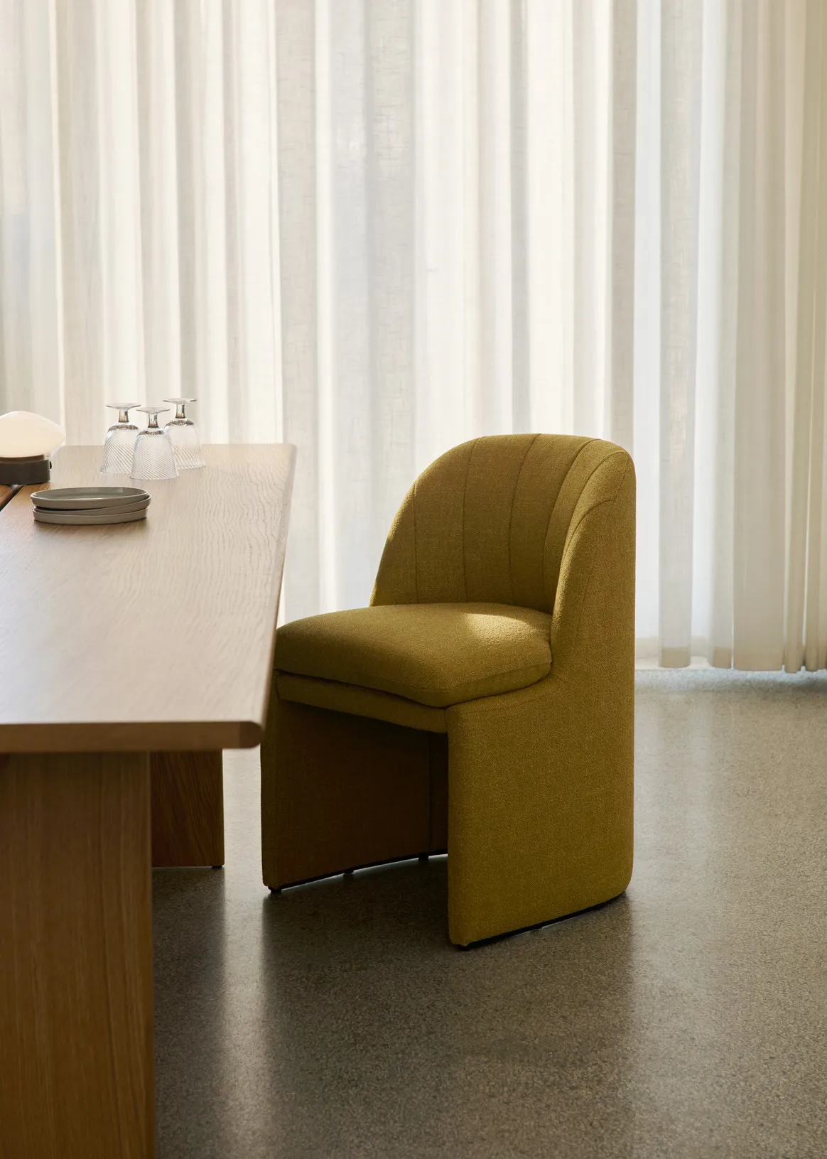 Silla Loafer Side Chair SC106, Ecriture 0470 &Tradition