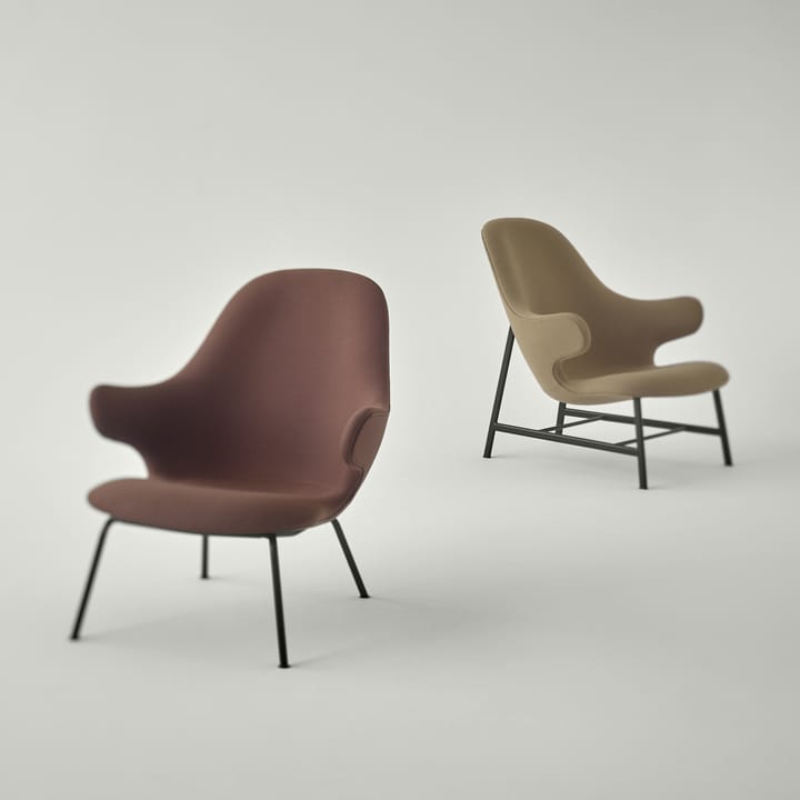 Sillón Catch JH14, Tela ria 281 black, base de acero lacado negro &Tradition