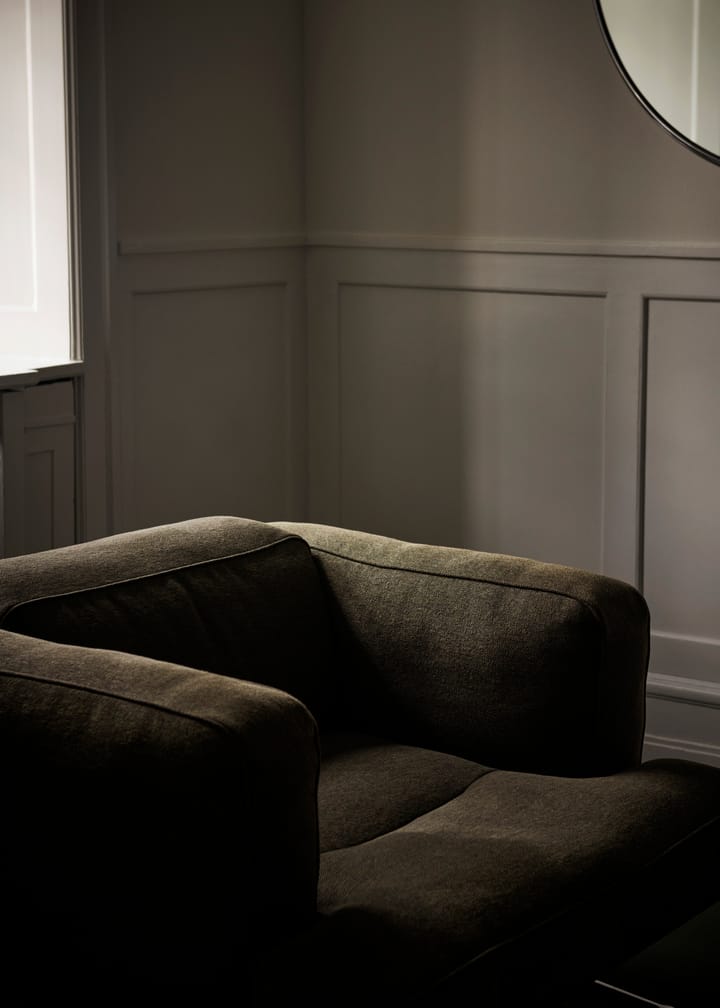 Sillón Inland AV21, Clay 0014-polished aluminium &Tradition