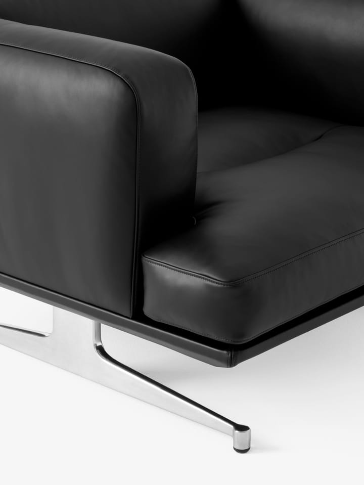 Sillón Inland AV21, Cuero negro Noble-polished alu &Tradition