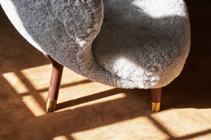 Sillón Little Petra VB1 Limited Edition, nogal, latón-Moonlight &Tradition