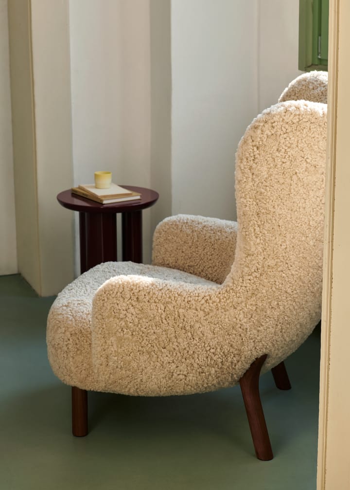 Sillón Petra VB3 High incl. pouf ATD1, Nogal aceitado-Sheepskin Moonlight &Tradition